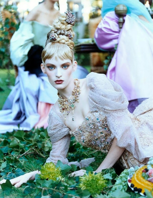 hautekills:A Feast for the Eyes by Steven Meisel / Vogue US