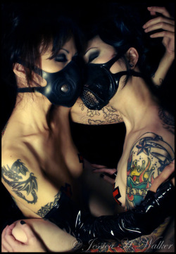 fuckyeah-gasmasks:  Androgorgeous by `PorcelainPoet 