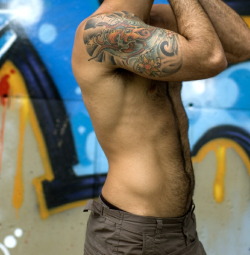 flesh-addicted:  Juliano Cazarre  Damn, look at that hot treasure trail!