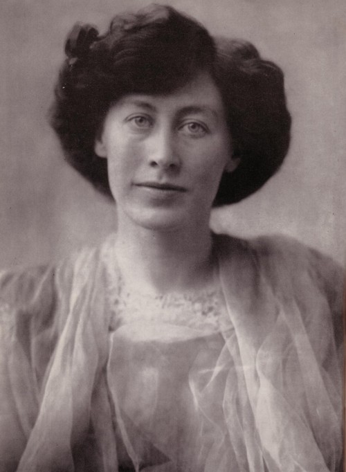 pariswasawoman:Olive Eleanor Custance (7 February 1874 – 12 February 1944) was a British poet. She w