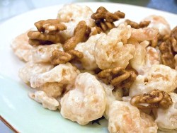 ohheeylanie:  Omg, I want honey walnut shrimp