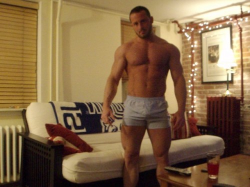 musclehank:  I’d let this man do whatever he wanted with men. Anything.