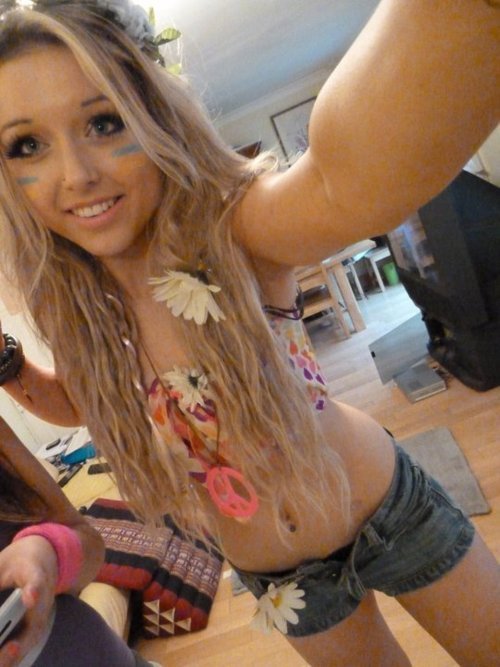 f-e-t-ch:  toxic-s-l-u-t:  http://toxic-s-l-u-t.tumblr.com  XXX 169% ACTIVE HIPSTER BLOG XXX