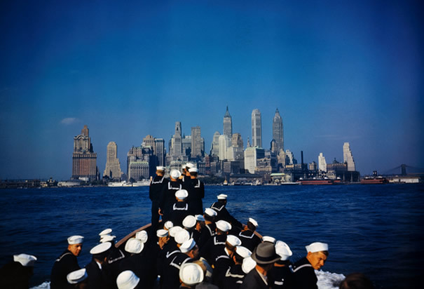 Quite the view of NYC,, wow
“ This photograph was taken from when a ship heads toward Manhattan, New York. The sailors seen in the picture are from the USS North Carolina, during World War II.
(photo credit:Corbis)
”