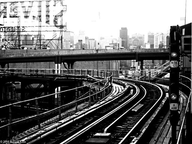 twiggaisthefuture:  Queensboro on Flickr. I hate the fact that i’m so clumsy sometimes.I