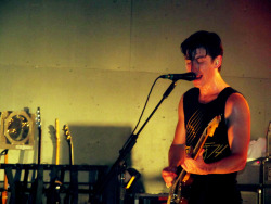 believe-in-music:  speedwanker:  Alex Turner- 8/2/11  hair porn 