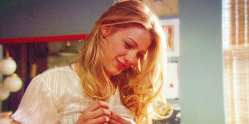 “ fave gossip girl caps » serena van der woodsen § 1.07 victor victrola (6/7)
”