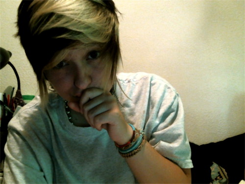 thisangryplanet:  thisangryplanet:  I got a new webcam. I look disgusting but yay new webcam.   This really shouldn’t have any notes. I look gross, why why why.  