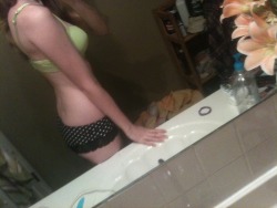 wannabenudist:  old. i dont have any matching bras and underwears :/ 