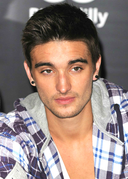 betruetowh0youare: His eyes are beautiful.  his eyes <3 oh my! 