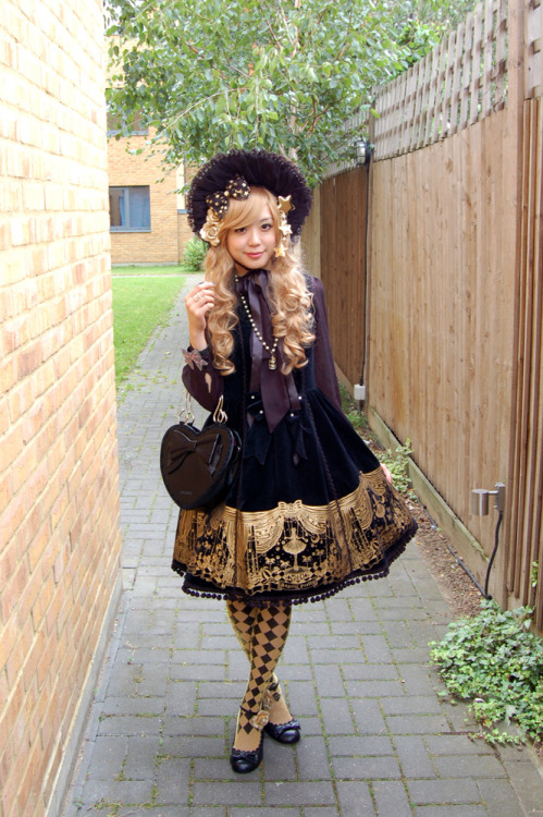 herajika: Outfit for Hyper Japan a few weeks ago :) I love Puppet Circus so much ♥