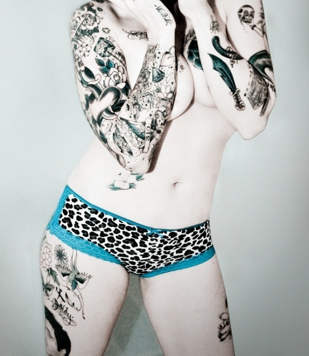  Kelly Gunn 