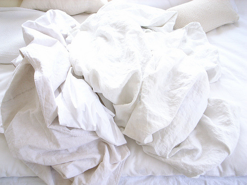 nudelush:Clean white sheets always look so perfect ahhh