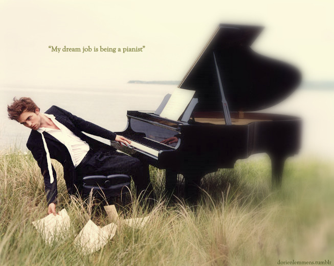  “Meu emprego dos sonhos é ser pianista” - Robert Pattinson 