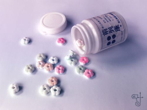 beauty-iseverywhere:  Miwako’s magic medicine [by spiderwitch] ♔ Like this photo? Find more here