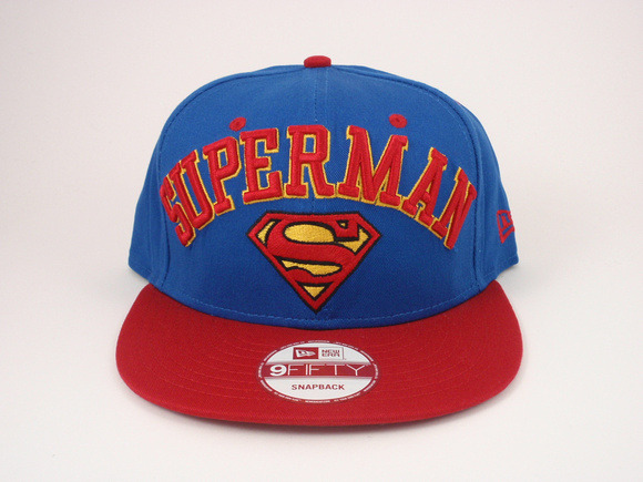 superjhecko:  I want a Superman Snapback cap. :| 