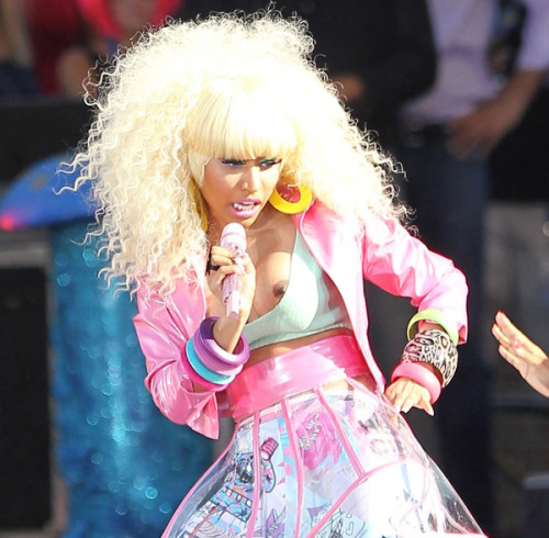thedorseyshawexperience:  Gotta love live TV.