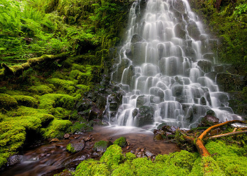 thehebrewhammer514: Columbia River Gorge by Jesse Estes on Flickr.