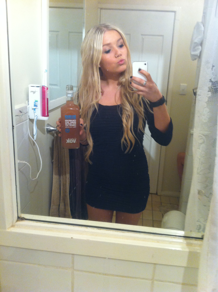 hipster-nights:  more hipster photos here! http://hipster-nights.tumblr.com/ 