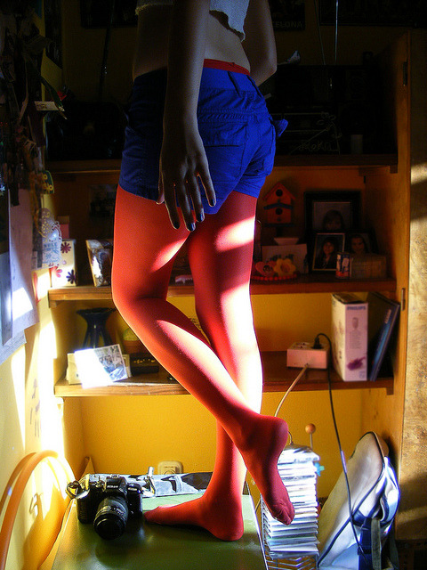 hosedlegs:red tights by rekabrcz on Flickr.Red in the sun