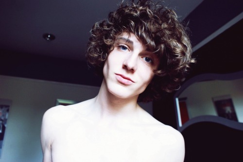 portamental: portamental:  miss my long hair a lot  REMEMBER 