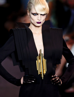  Melissa Tammerijn | Stephane Rolland Haute Couture Fall 11/12   Hm&Amp;Hellip;