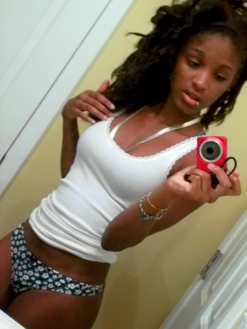 sexyebonyexposed:  