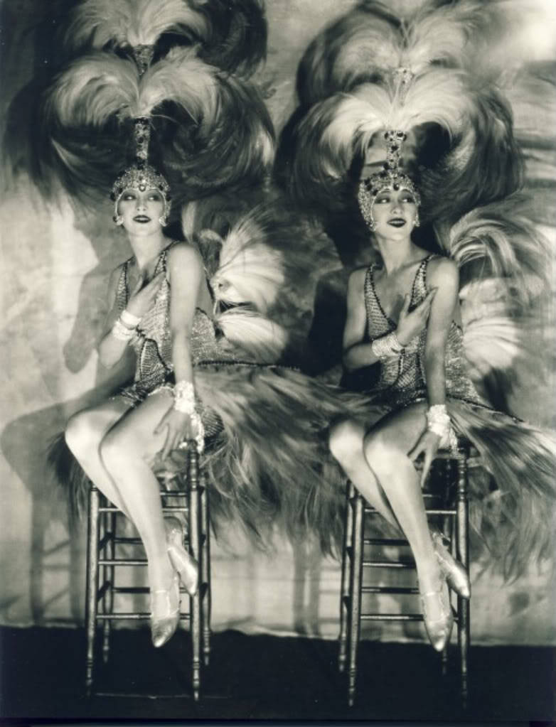 bella102:  Dolly Sisters in costume for their revue Paris-NY Casinode Paris 1927