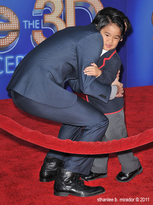 chatterboxrose:  time-to-try-defying-gravity:  “Papa,” A little hand tugged on