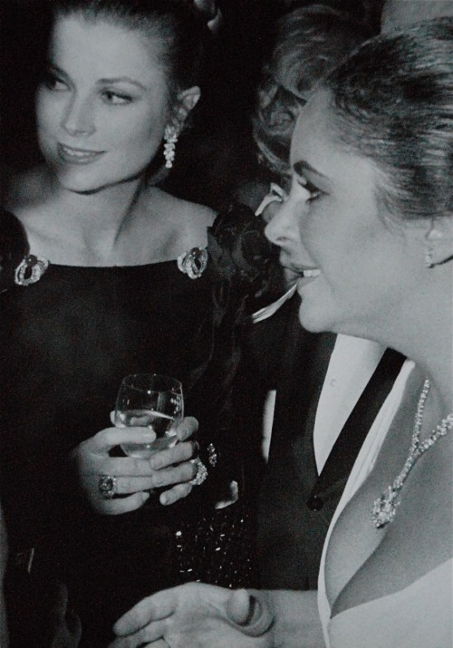 youngfirstlady: Grace Kelly and Elizabeth Taylor