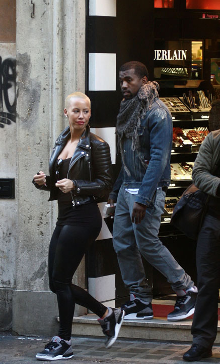  looks like amber rose got some shoe game who knew?