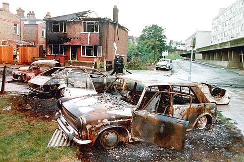 Les émeutesde 1985 avait provoqué de lourds dégâts à Tottenham.  Crédits photo