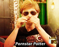 thatsronsgirlfriendyounumpty:  Hollywood Potter. LOL I CAN’T. I LOVE YOU DAN. 