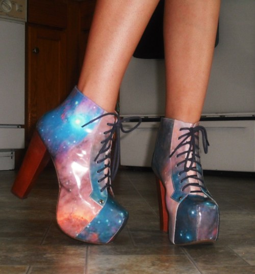 unicorn-wearing-vans:  ACTIVE HIPSTER BLOG WHO ALWAYS FOLLOWS BACK,HELP YOU WITH NOTES, VOTES FOR YO