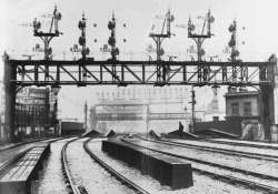 djgagnon:  #railroad #Britain #Waterloo On