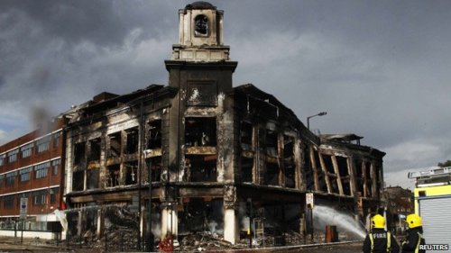 toriaa89:  vicodin-martini:   London riots: Before-and-after images  this is just horrendous. I really can’t believe it. 