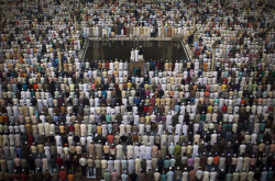 poeticislam:  Friday Prayer, Bangladesh  The power of friday prayer: Reported by Imam Muslim, Abo-Dawod, Al-Nesaii, and Al-Termithi, that Prophet Mohammad (P.B.U.H.) had said, “The best day during which the sun have risen is Friday. It is the Day Adam