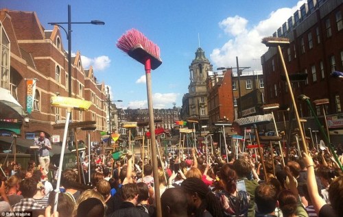 DEFIANT LONDON COMMUNITIES IN THE FACE OF LOOTERS Following the horrific, senseless, disgusting dest