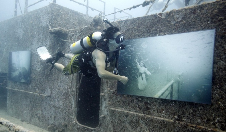 photojojo:  Austrian artist Andreas Franke, an avid diver and professional photographer,