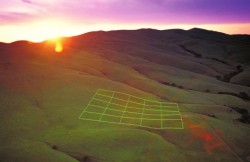 cordisre:  The Luminous Earth Grid was a 1993 installation by artist Stuart Williams erected 50 miles north of San Francisco. 