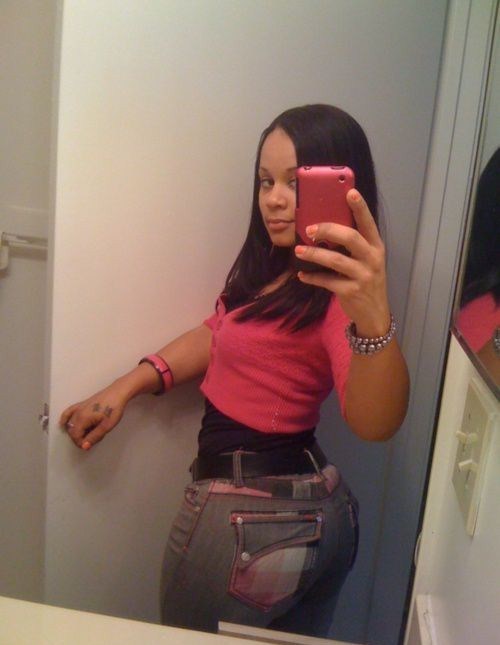 badbroads:   http://badbroads.tumblr.com/ Certified Thick Approved by TJ’s Bad