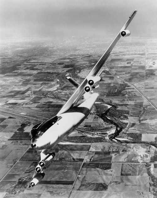 Sex Lockheed Marietta B-47E Stratojet via: aeroman3 pictures