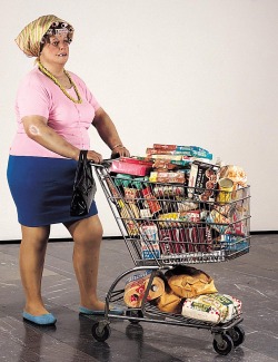 Supermarket Shopper By Duane Hanson, 1970 Via: Digthis-Keju