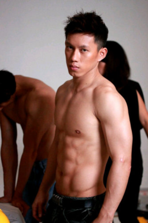 stayinghard:  j-aime-asian-men:  Wow  that’s a challenge 