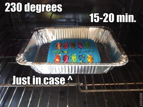 theprophetspeaks:  clittyclittybangbang:  stberries:  lo-wah:  katr1namallar1:  Future reference fo my kids  yes  I am so doing this  guess what I’m doing when I get back? I have the same ice tray and everything its gonna be great.  Can I make something