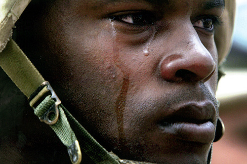 everythingcanbereal:   Um jovem que trabalhava no exército era humilhado por ser