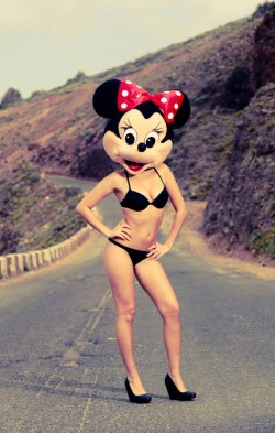 callipygianduchess:  minnie bend 