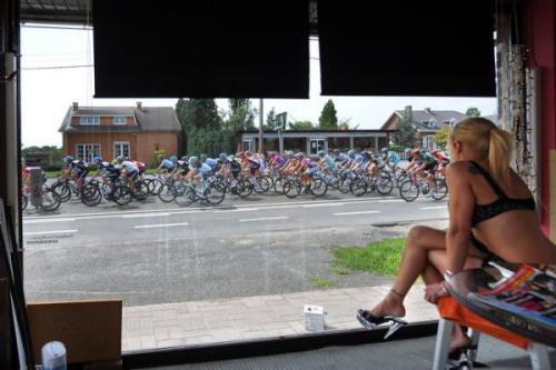 weheartcycling:  This almost caused a couple crashes today. - 2011 Eneco Tour, Stage 3
