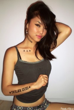 fuckyeahdivineasians:  http://kaathyypeekaboo.tumblr.com/