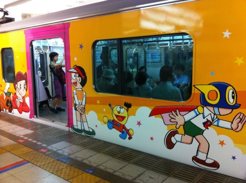 sen1227:  小田急線にて藤子不二雄電車を発見。